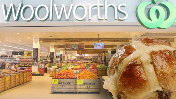 A WA woman is suing Woolworths after biting into a hot cross bun allegedly containing a piece of wood. 