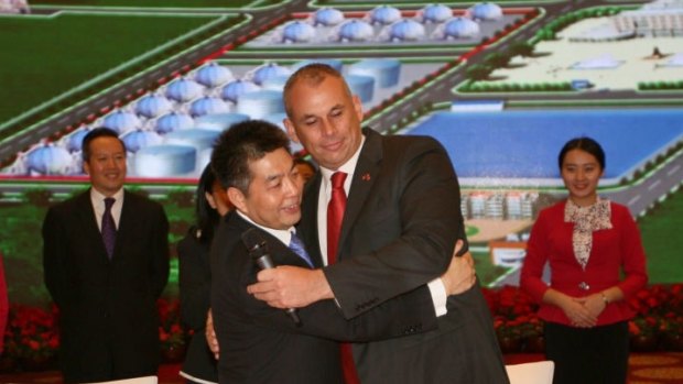 Chinese billionaire Ye Cheng and NT Chief Minister Adam Giles express their mateship.