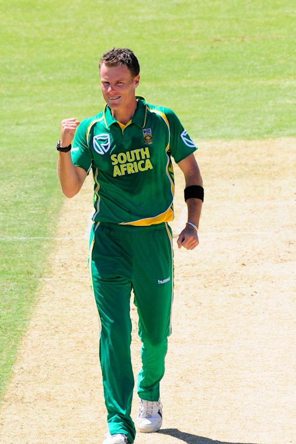 Johan Botha joins Sydney Sixers