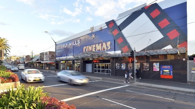 Beverly Hills Cinemas
and Subway Restaurant has sold for $6.5 million. 