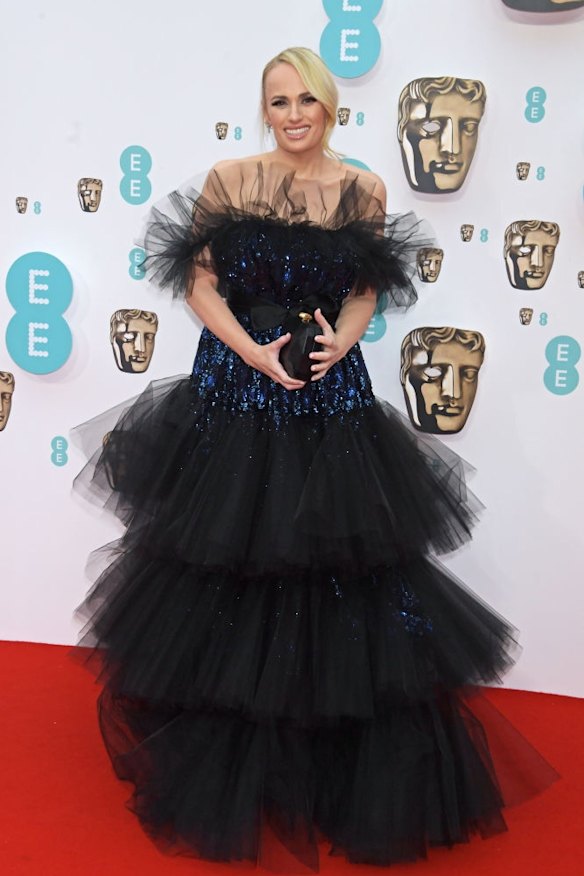 Rebel Wilson wears Giambattista Valli SS19 Couture.