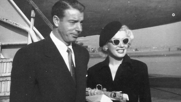 Joe DiMaggio and Marilyn Monroe arrive in Japan for their honeymoon in 1954.