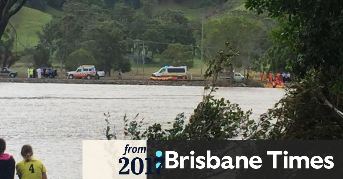NSW floods: Crews search for car washed into Tweed River ...