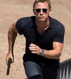James Bond (Daniel Craig) wears the Sunspel Riviera polo that was designed for him in <em>Casino Royale</em>.