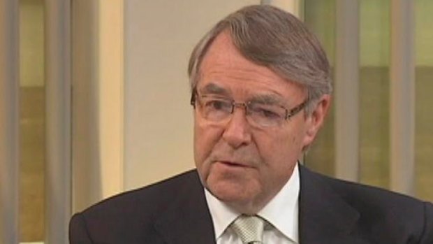 Former judge Stephen Charles has warned Malcolm Turnbull against adopting Victoria's anti-corruption model federally.