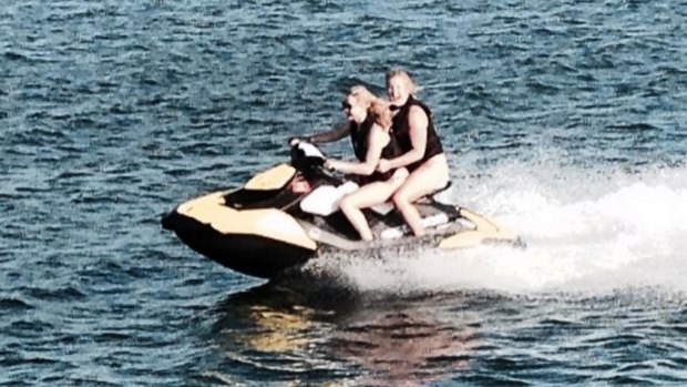 Amy Schumer has shared a picture of herself jet-skiing with Jennifer Lawrence.