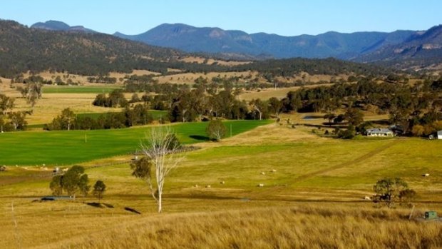 The Scenic Rim's mayor says many people use the area as a "dormitory state and commute".