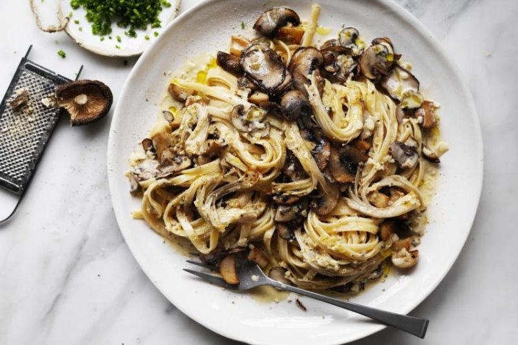 Simple five-mushroom fettuccini.