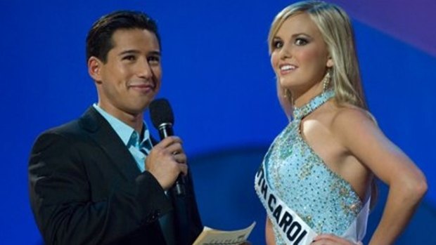 Miss Teen USA host Mario Lopez with 'the Iraq' contestant Caitlin Upton in 2007.