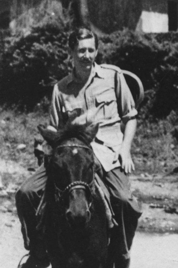 Roderick MacDonald war correspondent 1939 - 1945.