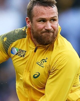 LONDON, ENGLAND - OCTOBER 31:  Matt Giteau of Australia wamrs up for the 2015 Rugby World Cup Final match between New Zealand and Australia at Twickenham Stadium on October 31, 2015 in London, United Kingdom.  (Photo by Dan Mullan/Getty Images)