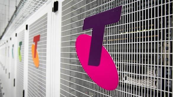 Telstra cuts hundreds of customer service jobs nationwide