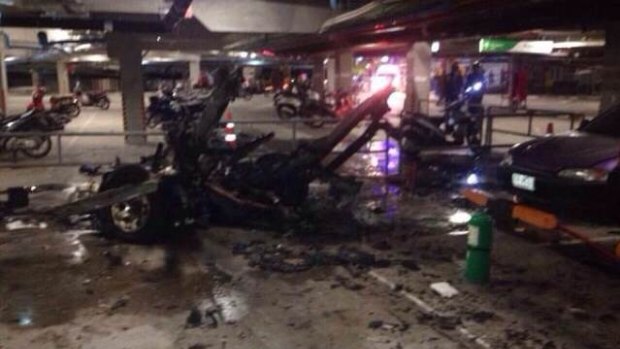 Some 10 people were injured when a car bomb exploded in the basement of a shopping mall in the popular tourist resort of Koh Samui in Thailand overnight.