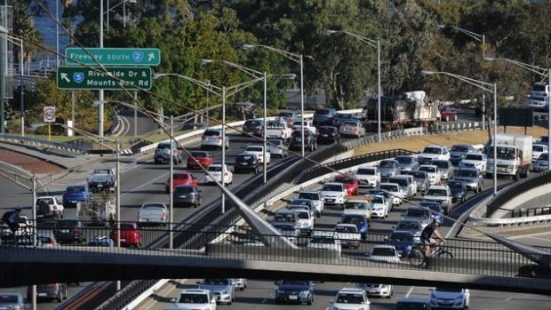 Congestion in PErth will outstrip that of Sydney within 15 years, according to Infrastructure Australia. 