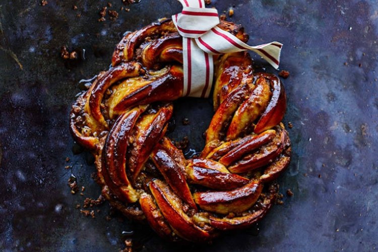 Donna Hay's Caramel pecan wreath.