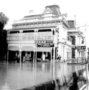 The Breakfast Creek Hotel is struck by the 1974 flood.