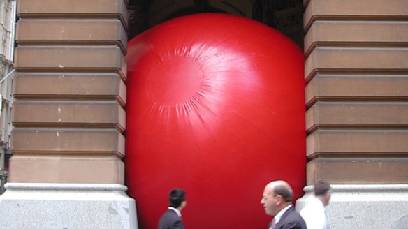 Giant red ball escapes in Toledo, Ohio