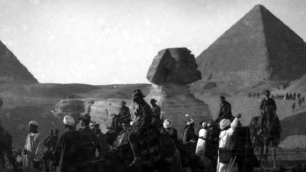 New Zealand troops visit the Sphinx.