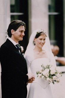 lady sarah chatto wedding dress Looking back at the nuptials of Princess Margaret's daughter, Lady Sarah  Chatto, on her wedding anniversary
