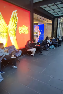 Lines on Pitt Street outside Swatch Store