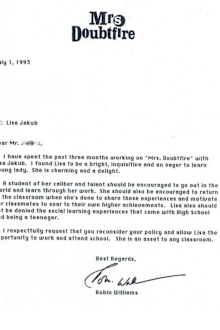 Lisa Jakub shared a photo of the letter Robin Williams wrote her school.