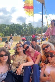 Daisy Edgar Jones, India Mullen, Gracie Abrams, Roni O'Rourke and Lucy Blue at Glastonbury 2025