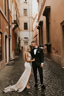 My Wedding Day: Couple marries at Rome's Trevi 