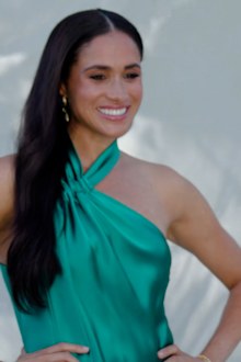 Meghan Markle denies stealing designer dress from a Variety magazine shoot  | Nine.com.au