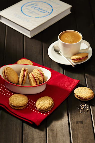 Monte Carlo Cream Biscuits 