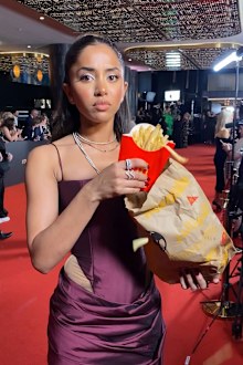 Maria Thattil the moment she accidentally spilled fries on the Logies red carpet.