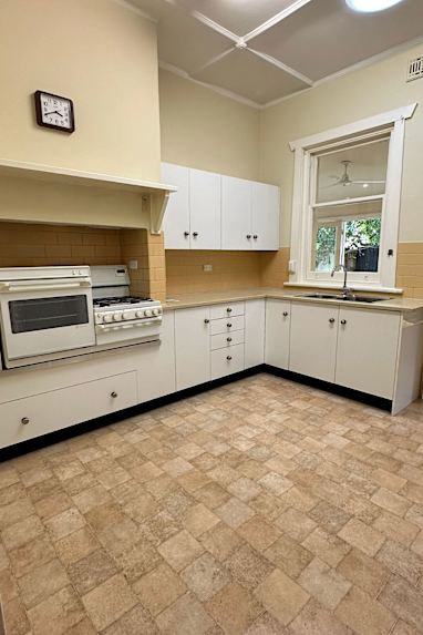 Kitchen: Before
