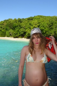 Suki Waterhouse