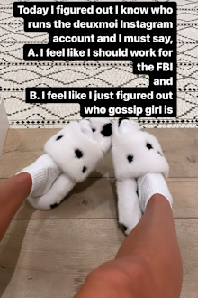 Hailey Baldwin claims she knows the person behind Deuxmoi.