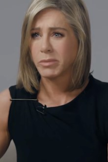 Jennifer Aniston crying
