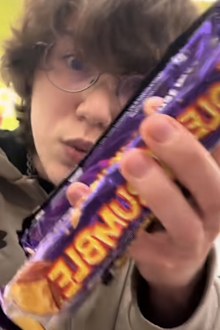 Americans try Violet Crumbles