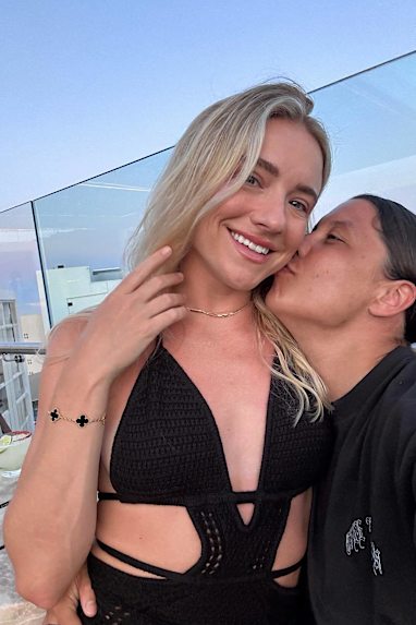 Kristie Mewis and Sam kerr