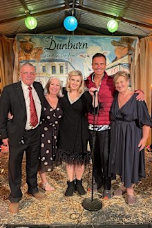 Rebel Wilson, Julian McMahon