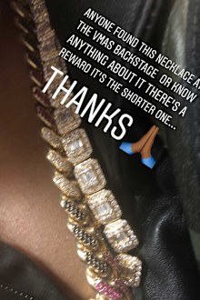 Missy Elliot urges fans to help her find her chains