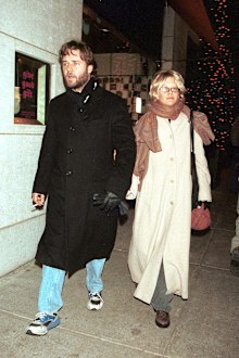 Russell Crowe and Meg Ryan in Manhattan November 22, 2000.