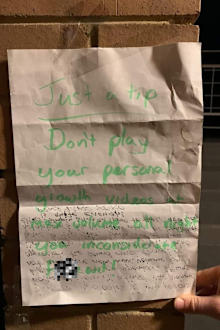 Rude note neighbour