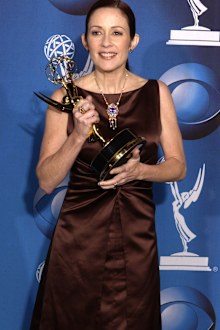Patricia Heaton wins Best Actress in a Comedy Series in 2001 for her role in Everybody Loves Raymond in 2001.