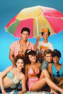 Elizabeth Berkley as Jessie Spano, Mario Lopez as A.C. Slater, Tiffani Thiessen as Kelly Kapowski, Dustin Diamond as Screech Powers, Mark-Paul Gosselaar as Zack Morris, Lark Voorhies as Lisa Turtle