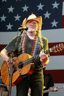 Willie Nelson, concert, on stage, singing