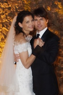 Tom Cruise and Katie Holmes pose together at Castello Odescalchi on their wedding day November 18, 2006 in Bracciano, near Rome, Italy.