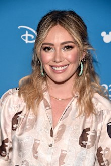 Hilary Duff announces Lizzie McGuire reboot