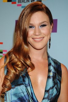 https://www.facebook.com/jossstone/videos/464636508231761