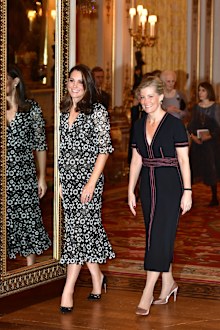 Kate holds private dinner at Buckingham Palace
