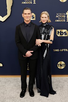 Billy Crudup and Naomi Watts attend the 28th Annual Screen Actors Guild Awards at Barker Hangar on February 27, 2022 in Santa Monica, California.