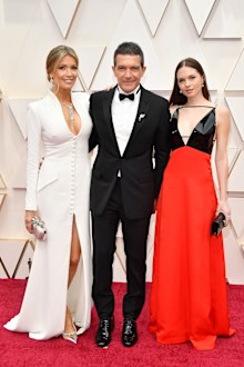 Nicole Kimpel, Antonio Banderas, and Stella Banderas, Oscars, 2020, red carpet