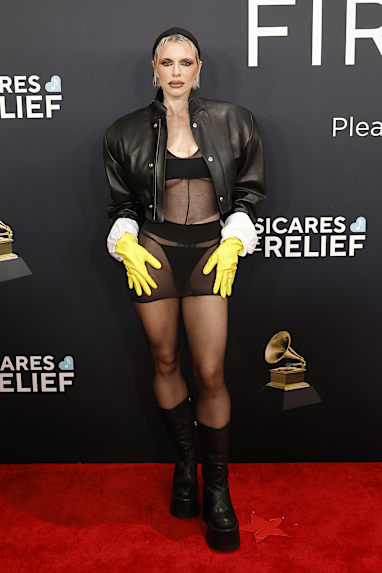 julia fox sheer dress uncensored Julia Fox's Sheer 2025 Oscars Dress Had a Long, Strategically Placed Wig